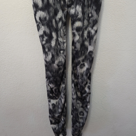 Armani Exchange Animal Print Leggins Ruffle BlackWhite Exercise Pants Size Large - Picture 2 of 11